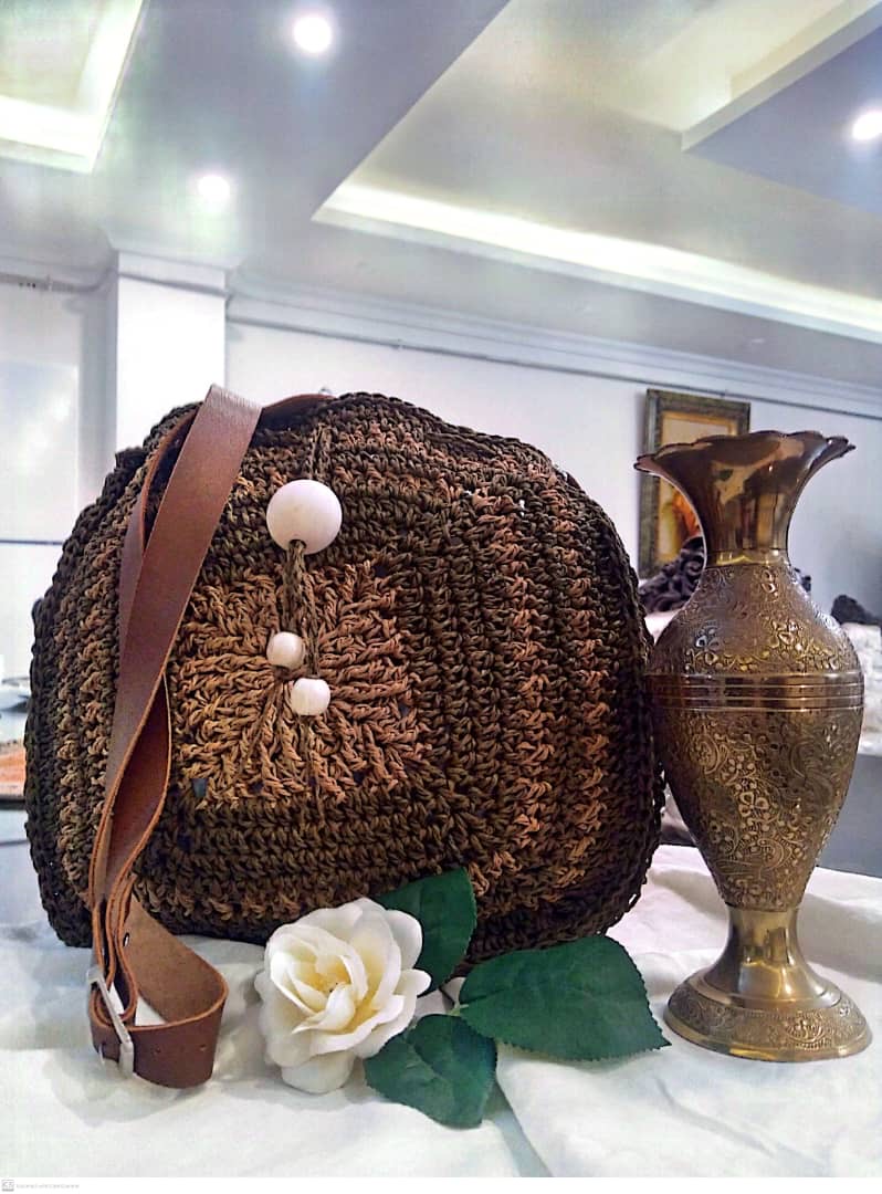 کیف زیتونی دوشی رافیا استردار با نخ ترک رافیا و چرم طبیعیM18